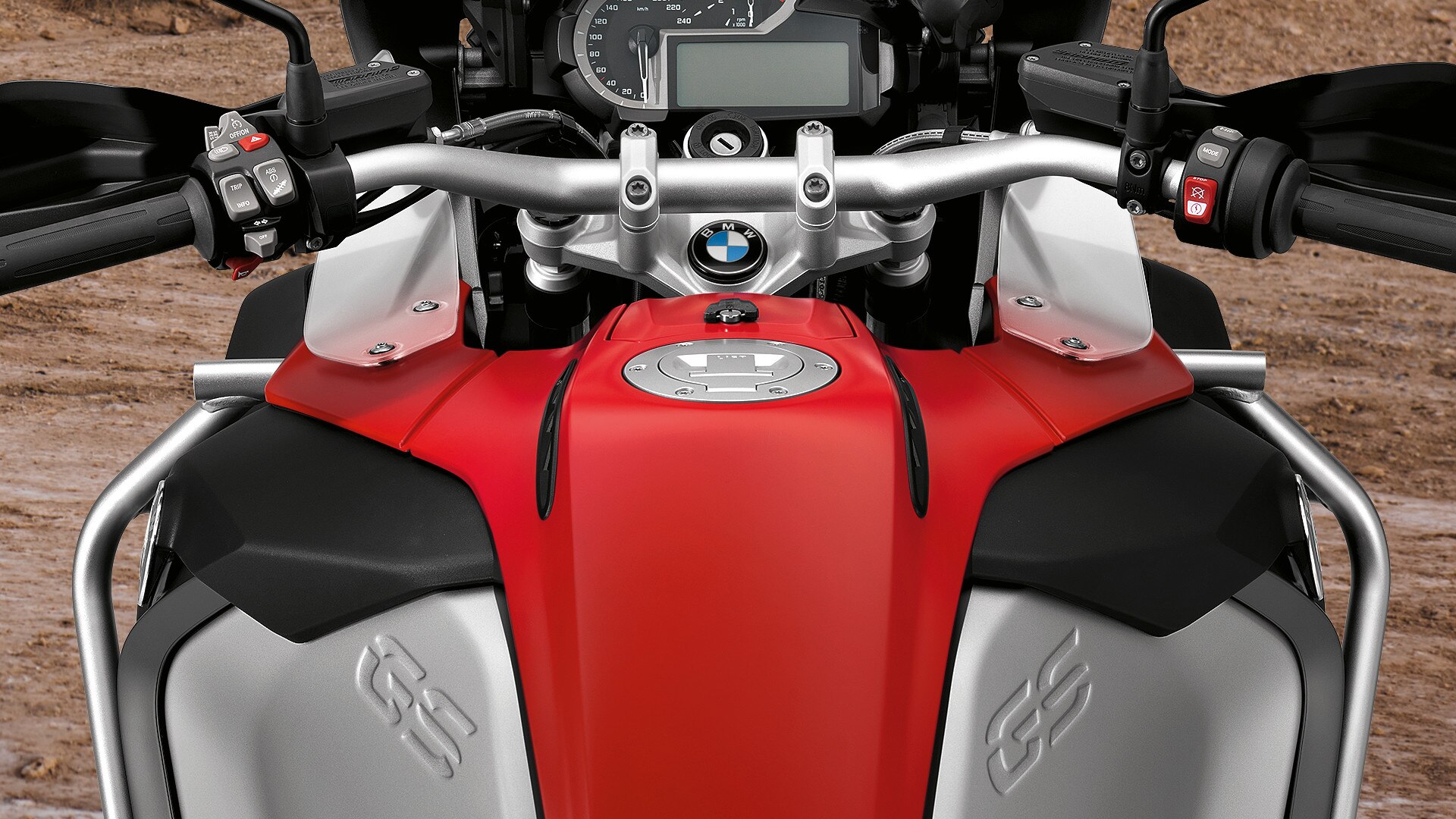 R 1200 GS Adventure practical storage compartment
