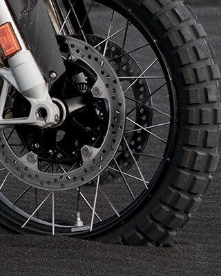 R 1200 GS cross-spoke wheels