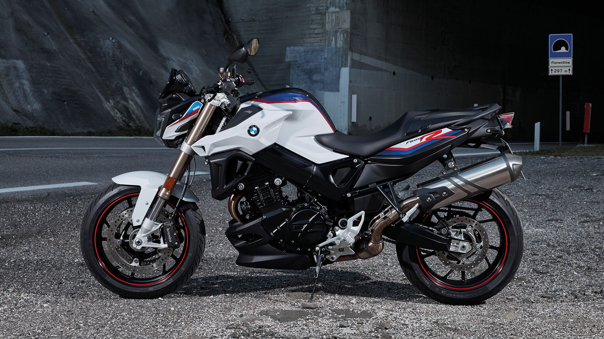 F 800 R minimalistic trim panelling