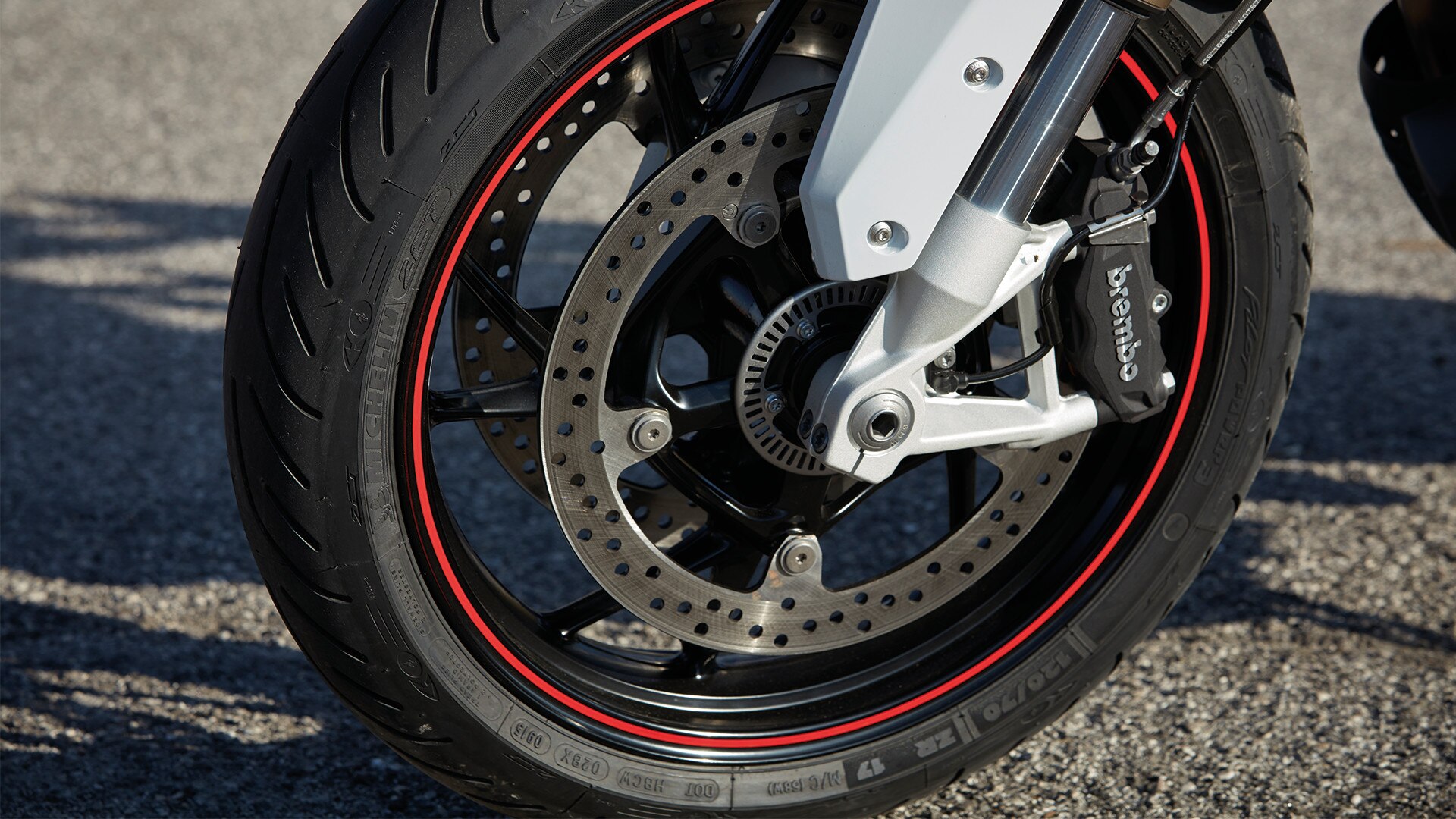 F 800 R wheels in dynamic design