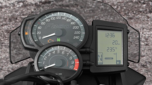 F 800 R multifunctional instrument cluster