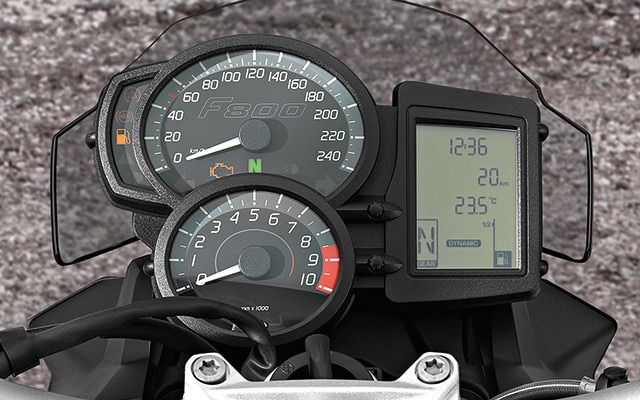 F 800 R multifunctional instrument cluster