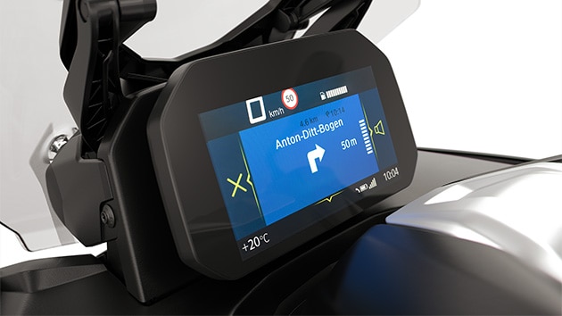 The BMW C 400 GT with Connectivity Pro