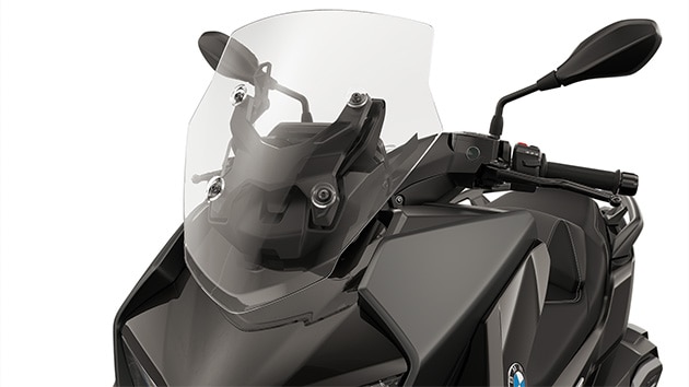 The BMW C 400 GT with adjustable windscreen